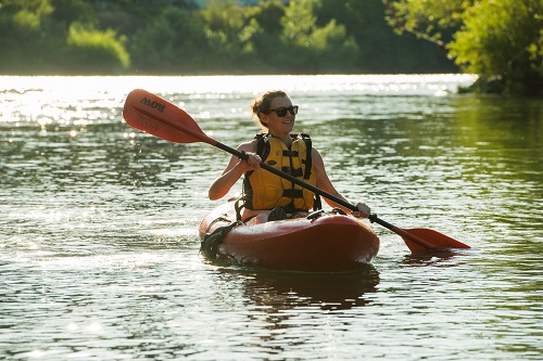 Photo of paddler on the Spokane River by Aaron Theisen.