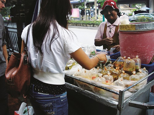 Street food in Thailand. Make good choices and stay healthy. Photo: Shallan Knowles