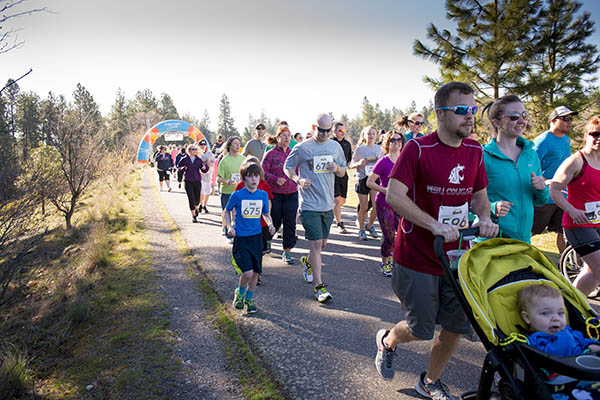 Photo of racers at the Hunger Run.