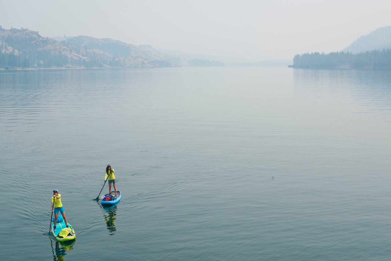 Paddling on the Spokane amid heavy wildfire smoke (Photo: Jed Conklin Photography)