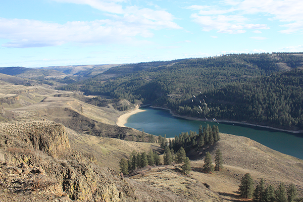 Photo of Hawk Creek overlook by Holly Weiler.