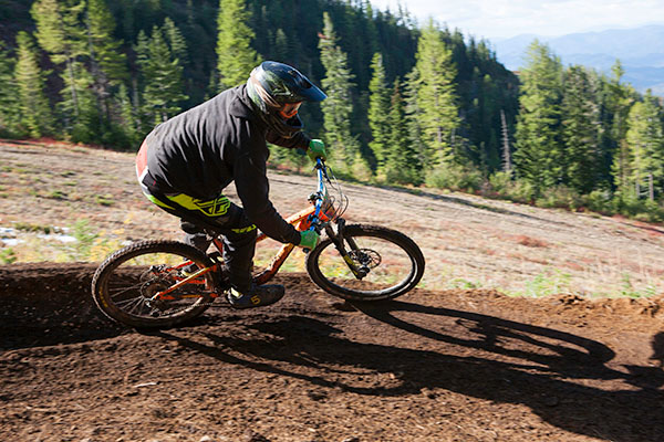 Photo of mountain biker on Snakepit.